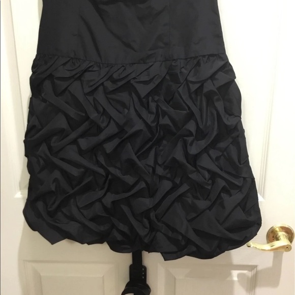 Express dress - Picture 3 of 4